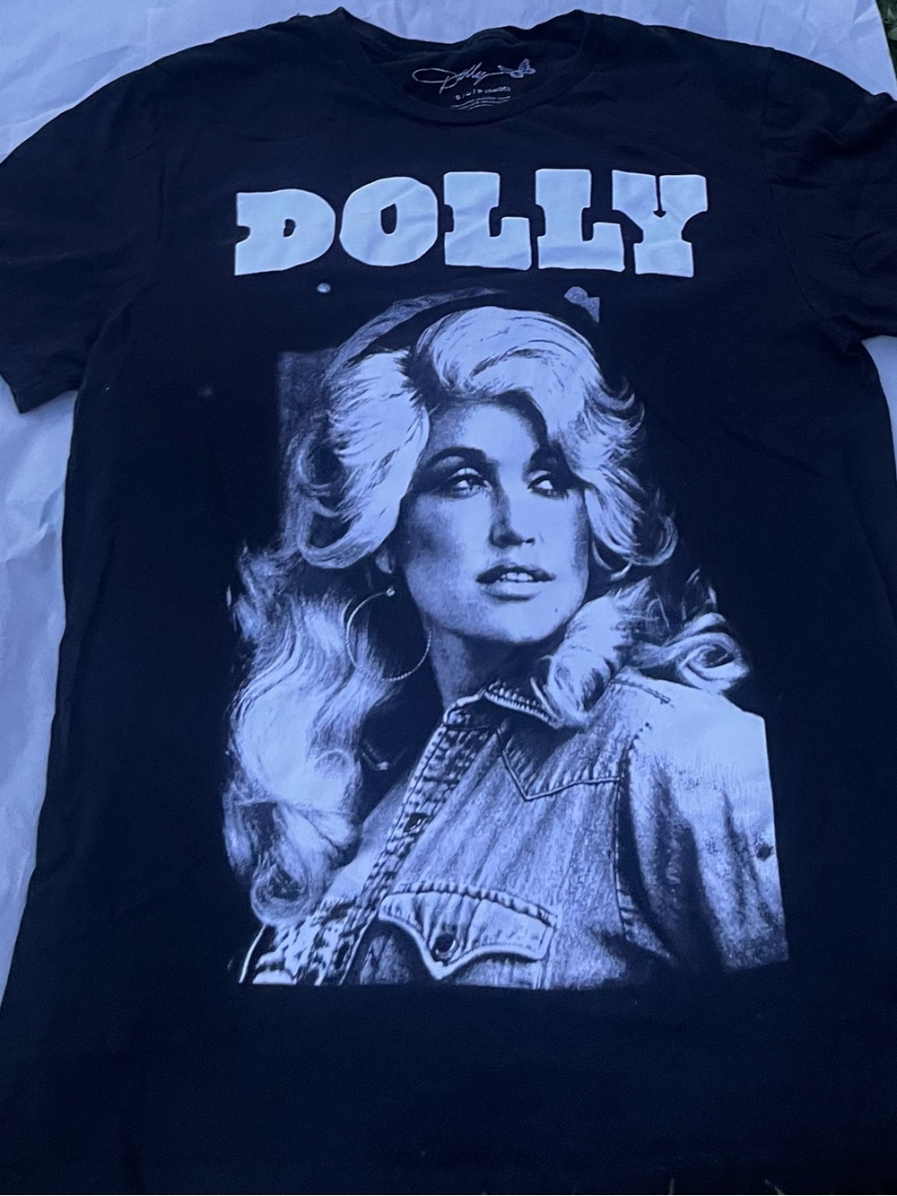 Dolly Black Graphic Tee with White Portrait